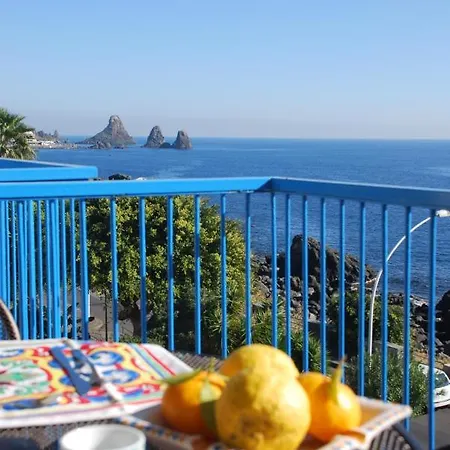 Casa Il Delfino * Aci Castello